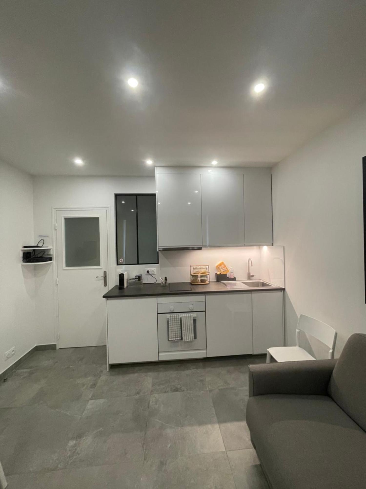 Ferienwohnung Chez Les Artistes De Menilmontant Paris Exterior foto